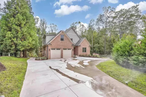 112 S Bennington Dr, Spartanburg, SC 29307