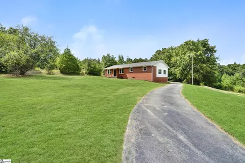 4136 Indian Mound Rd, Laurens, SC 29360