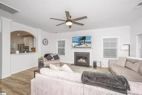413 Plumblee Ln, Easley, SC 29642 photo 2