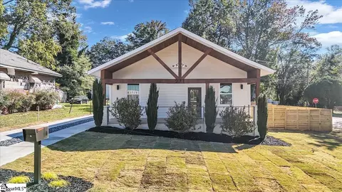 271 Beacon St, Greenville, SC 29605