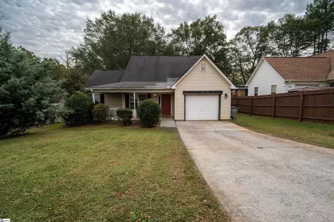 38 Ridge Rd, Greenville, SC 29617