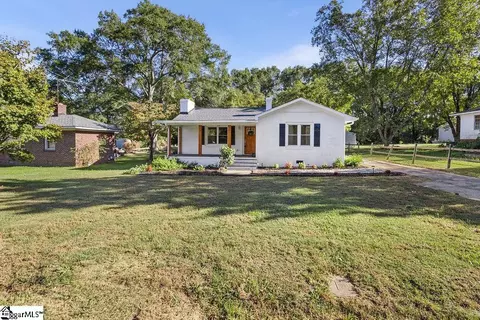37 Spring St, Pelzer, SC 29669