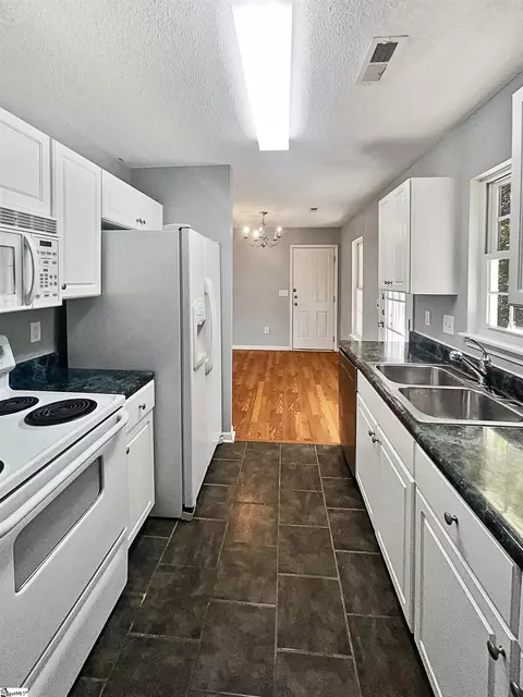 Kitchen - 246 Springfield Cir, Easley, SC 29642 photo 2 of 2