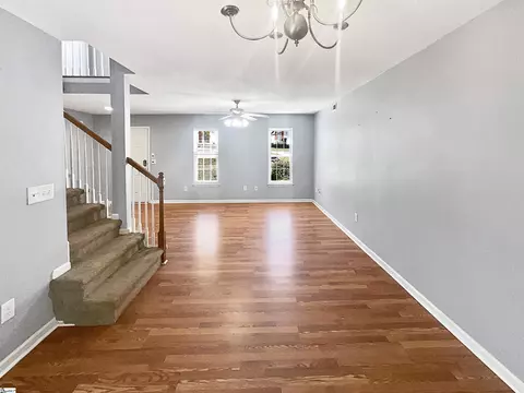 Living - 246 Springfield Cir, Easley, SC 29642 photo 3 of 4