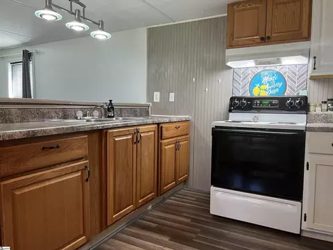 212 E Briar Ridge Rd, Williamston, SC 29697 photo 3