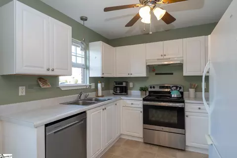1 Little Fox Ct, Greer, SC 29650 photo 9