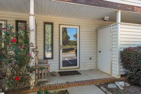 40 Shockley St, Taylors, SC 29687