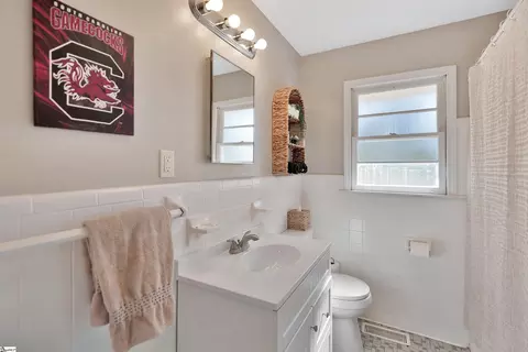 Bath - 124 Ashley Dr, Pelzer, SC 29669 photo 1 of 4