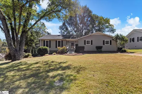 410 Holly Ln, Mauldin, SC 29662