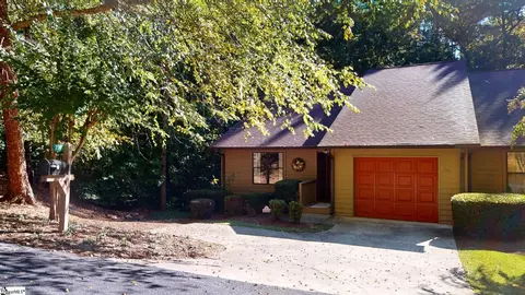 2141 Shea Ln, Seneca, SC 29672