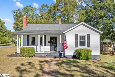 302 Edgewood Ave, Belton, SC 29627