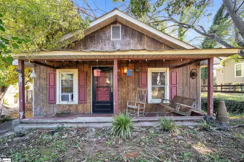 114 S Spencer St, Duncan, SC 29334
