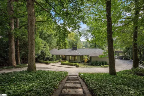 8 Rock Creek Ct, Greenville, SC 29605