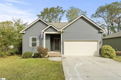 114 W 3rd Ave, Easley, SC 29640