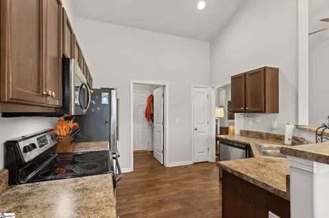 114 W 3rd Ave, Easley, SC 29640 photo 9
