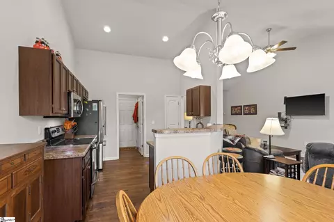 114 W 3rd Ave, Easley, SC 29640 photo 11
