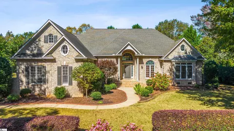 102 Kingsgate Ct, Simpsonville, SC 29681