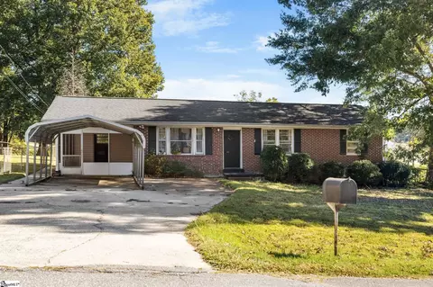 2 Kentland Ln, Greenville, SC 29611