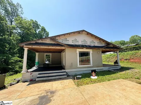 200 Camden Dr, Piedmont, SC 29673