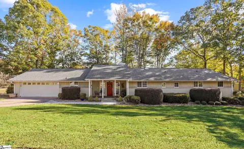 202 Pebble Creek Dr, Taylors, SC 29687