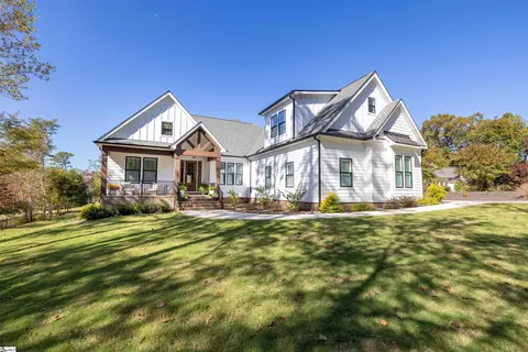 3311 Three Iron Dr, Seneca, SC 29678