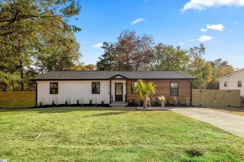 206 W Belvedere Rd, Greenville, SC 29605