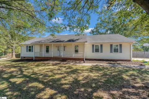 303 Roberts Cir, Greer, SC 29650