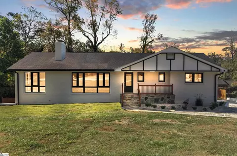 4 Roberta Dr, Greenville, SC 29615