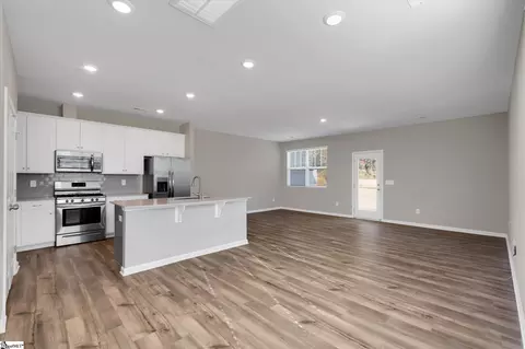 210 E Compass Way, Easley, SC 29640 photo 5