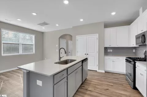 210 E Compass Way, Easley, SC 29640 photo 8