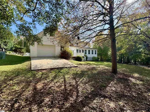 Exterior - 300 Tanner Rd, Taylors, SC 29687 photo 7 of 8
