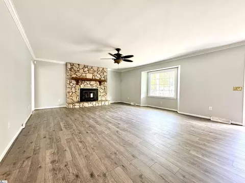Living - 300 Tanner Rd, Taylors, SC 29687 photo 4 of 7