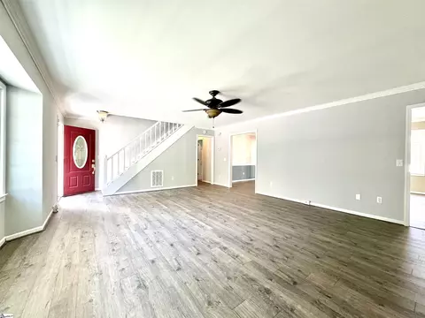 Living - 300 Tanner Rd, Taylors, SC 29687 photo 3 of 7
