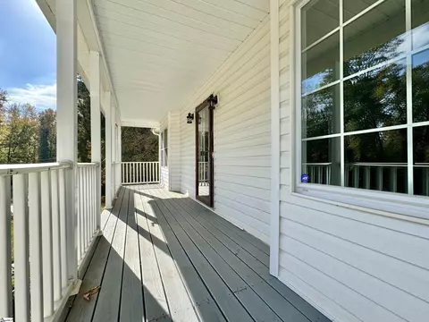 Exterior - 300 Tanner Rd, Taylors, SC 29687 photo 5 of 8