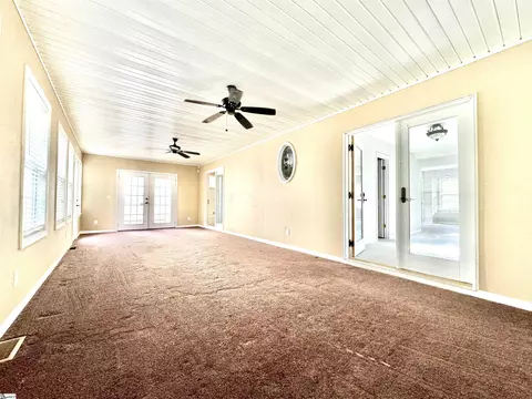 Living - 300 Tanner Rd, Taylors, SC 29687 photo 6 of 7