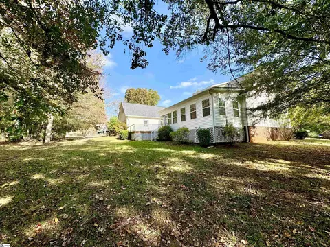 Exterior - 300 Tanner Rd, Taylors, SC 29687 photo 4 of 8