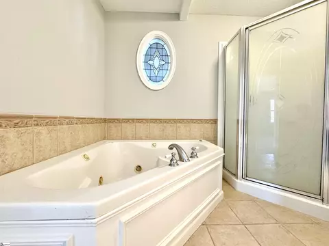 Bath - 300 Tanner Rd, Taylors, SC 29687 photo 2 of 3