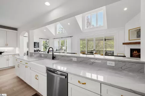 Kitchen - 707 Enoree River Pl, Greer, SC 29651 photo 3 of 4
