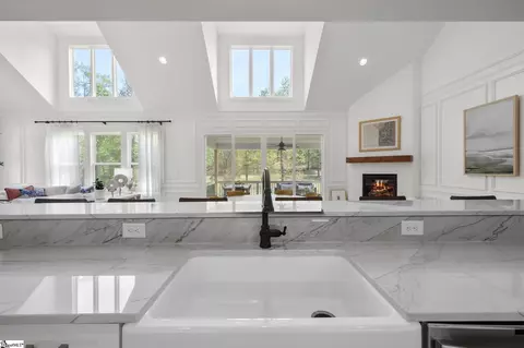 Kitchen - 707 Enoree River Pl, Greer, SC 29651 photo 4 of 4