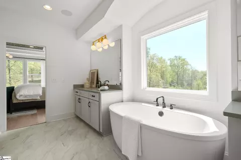 Bath - 707 Enoree River Pl, Greer, SC 29651 photo 2 of 3