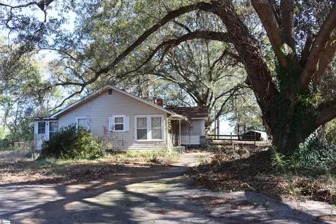 250 Sunnyview Cir, Spartanburg, SC 29307