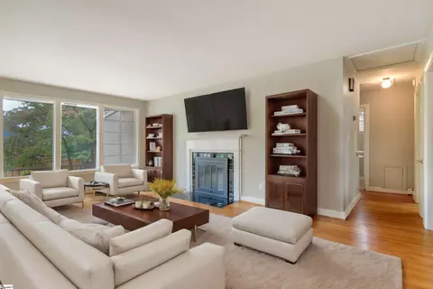 Living - 206 Laurel Rd, Greer, SC 29651 photo 1 of 5