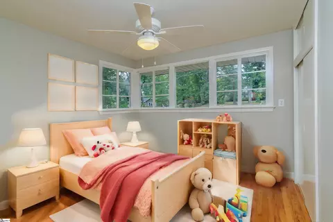 Bedroom - 206 Laurel Rd, Greer, SC 29651 photo 4 of 10