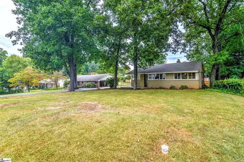 Exterior - 206 Laurel Rd, Greer, SC 29651 photo 3 of 11