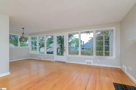 Living - 206 Laurel Rd, Greer, SC 29651 photo 4 of 5