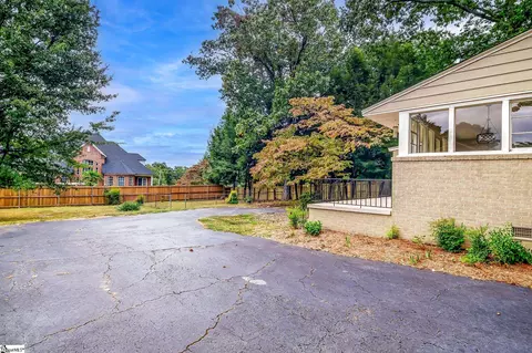 Exterior - 206 Laurel Rd, Greer, SC 29651 photo 7 of 11