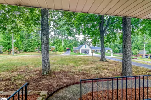 Exterior - 206 Laurel Rd, Greer, SC 29651 photo 5 of 11