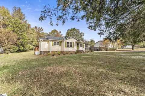 Exterior - 10 Park Ave, Honea Path, SC 29654 photo 3 of 8