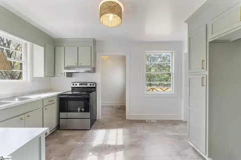 Kitchen - 10 Park Ave, Honea Path, SC 29654 photo 1 of 2