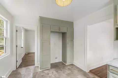 Entry Way - 10 Park Ave, Honea Path, SC 29654 photo 2 of 2